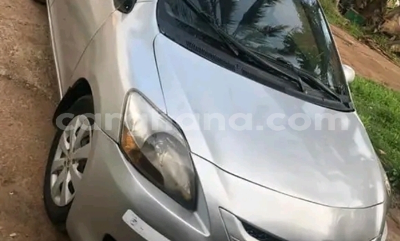 Sayi Na hannu Toyota Yaris Azurfa Mota in Accra a Greater Accra Sayi Na hannu Toyota Yaris Azurfa Mota in Accra a Greater Accra