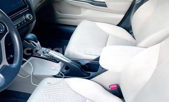 Sayi Na hannu Honda Civic White Mota in Tema a Greater Accra Sayi Na hannu Honda Civic White Mota in Tema a Greater Accra