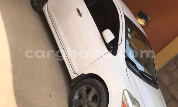 Sayi Na hannu Toyota Yaris White Mota in Tema a Greater Accra Sayi Na hannu Toyota Yaris White Mota in Tema a Greater Accra