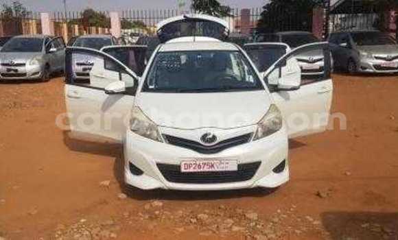 Ra Àlòkù Toyota Vitz funfun Ọkọ̀ in Accra ni Greater Accra Ra Àlòkù Toyota Vitz funfun Ọkọ̀ in Accra ni Greater Accra