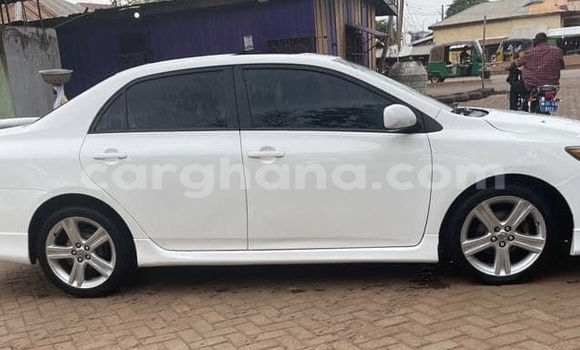 Sayi Na hannu Toyota Corolla White Mota in Accra a Greater Accra Sayi Na hannu Toyota Corolla White Mota in Accra a Greater Accra