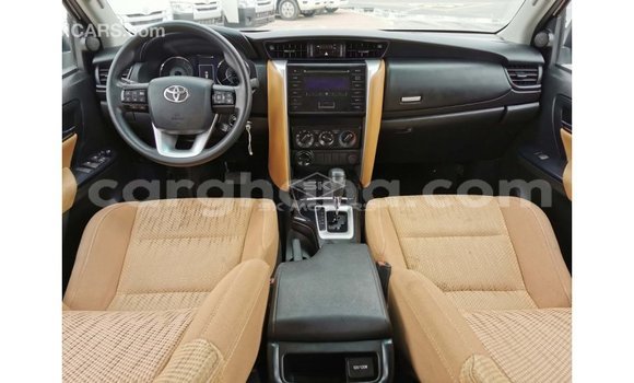 Ra Imported Toyota Fortuner funfun Ọkọ̀ in Import - Dubai ni Ashanti Ra Imported Toyota Fortuner funfun Ọkọ̀ in Import - Dubai ni Ashanti