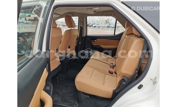 Ra Imported Toyota Fortuner funfun Ọkọ̀ in Import - Dubai ni Ashanti Ra Imported Toyota Fortuner funfun Ọkọ̀ in Import - Dubai ni Ashanti