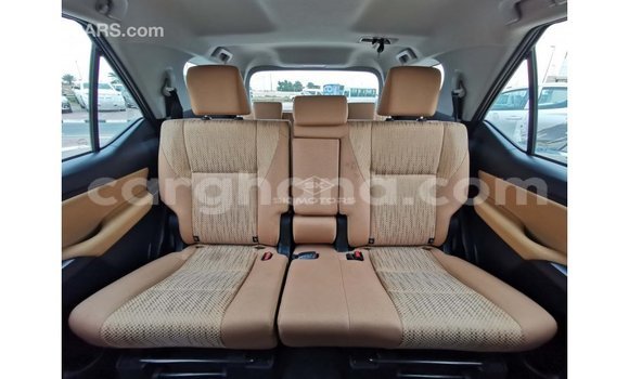 Ra Imported Toyota Fortuner funfun Ọkọ̀ in Import - Dubai ni Ashanti Ra Imported Toyota Fortuner funfun Ọkọ̀ in Import - Dubai ni Ashanti