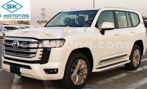 Ra Imported Toyota Land Cruiser funfun Ọkọ̀ in Import - Dubai ni Ashanti