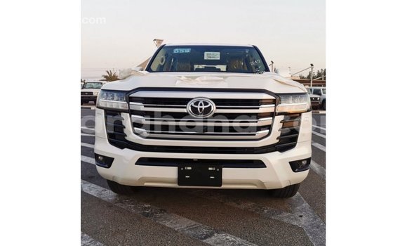 Sayi Imported Toyota Land Cruiser White Mota in Import - Dubai a Ashanti Sayi Imported Toyota Land Cruiser White Mota in Import - Dubai a Ashanti