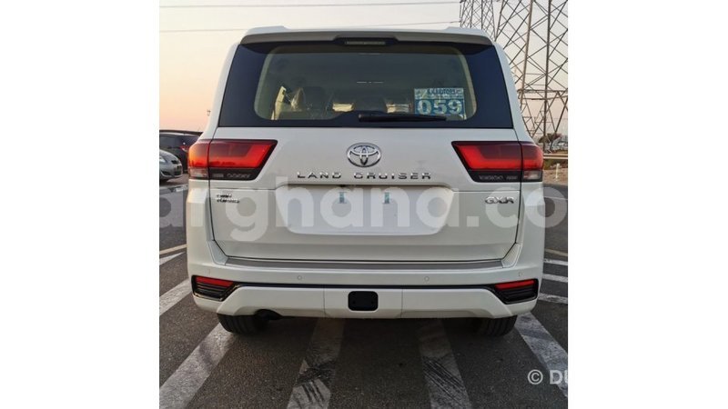 Big with watermark toyota land cruiser ashanti import dubai 44218