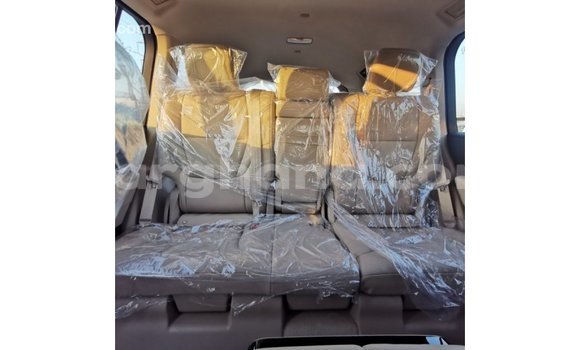Sayi Imported Toyota Land Cruiser White Mota in Import - Dubai a Ashanti Sayi Imported Toyota Land Cruiser White Mota in Import - Dubai a Ashanti