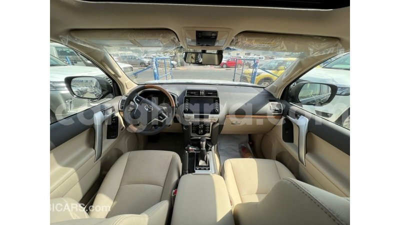 Big with watermark toyota prado ashanti import dubai 44221