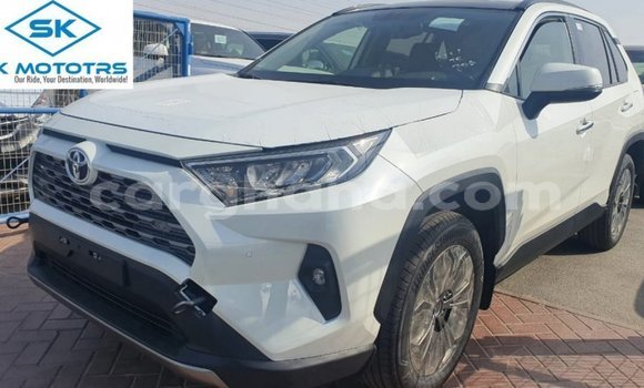 Sayi Imported Toyota 4Runner White Mota in Import - Dubai a Ashanti