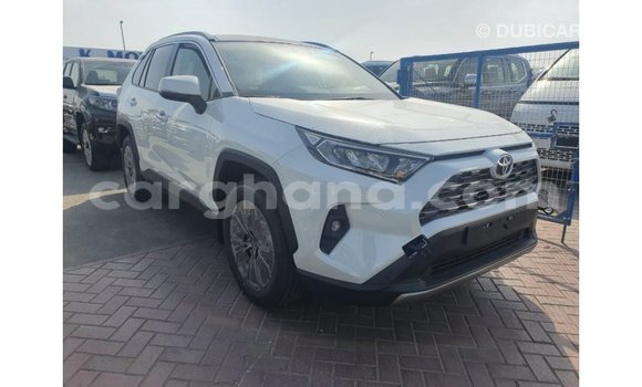 Sayi Imported Toyota 4Runner White Mota in Import - Dubai a Ashanti Sayi Imported Toyota 4Runner White Mota in Import - Dubai a Ashanti