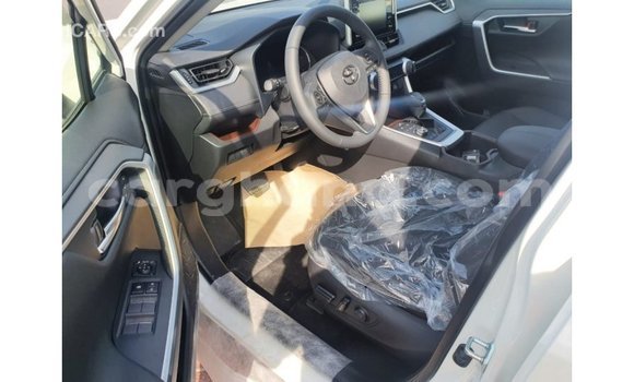 Sayi Imported Toyota 4Runner White Mota in Import - Dubai a Ashanti Sayi Imported Toyota 4Runner White Mota in Import - Dubai a Ashanti