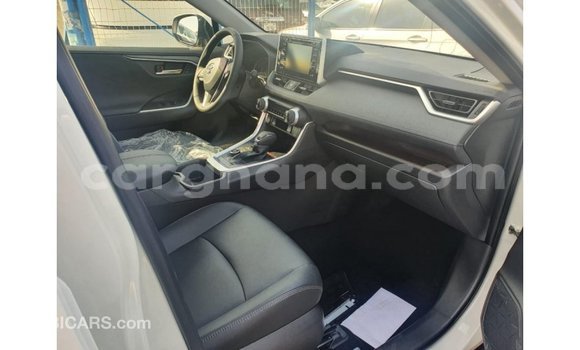 Sayi Imported Toyota 4Runner White Mota in Import - Dubai a Ashanti Sayi Imported Toyota 4Runner White Mota in Import - Dubai a Ashanti