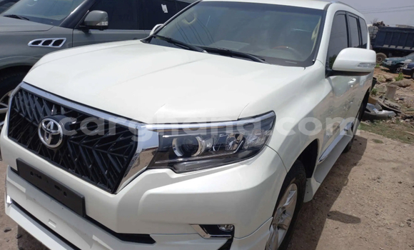 Buy Used Toyota Land Cruiser Prado White Car in Accra in Greater Accra Buy Used Toyota Land Cruiser Prado White Car in Accra in Greater Accra