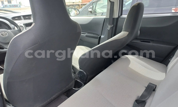 Sayi Na hannu Toyota Vitz Azurfa Mota in Accra a Greater Accra Sayi Na hannu Toyota Vitz Azurfa Mota in Accra a Greater Accra