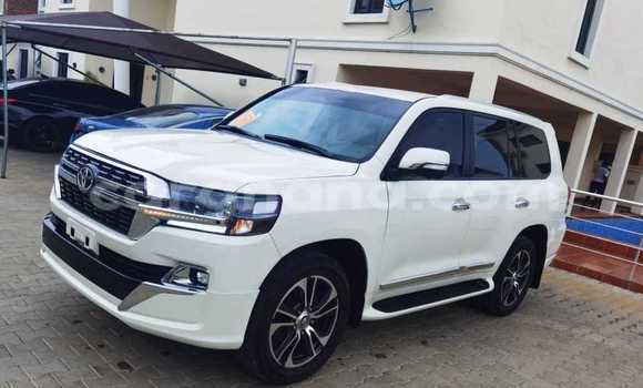 Sayi Na hannu Toyota Land Cruiser White Mota in Accra a Greater Accra Sayi Na hannu Toyota Land Cruiser White Mota in Accra a Greater Accra