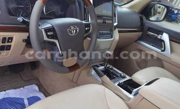 Sayi Na hannu Toyota Land Cruiser White Mota in Accra a Greater Accra Sayi Na hannu Toyota Land Cruiser White Mota in Accra a Greater Accra