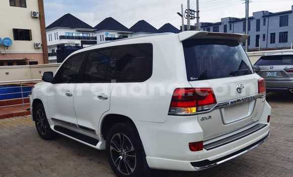 Sayi Na hannu Toyota Land Cruiser White Mota in Accra a Greater Accra Sayi Na hannu Toyota Land Cruiser White Mota in Accra a Greater Accra