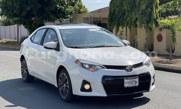 Ra Àlòkù Toyota Corolla funfun Ọkọ̀ in Tema ni Greater Accra Ra Àlòkù Toyota Corolla funfun Ọkọ̀ in Tema ni Greater Accra