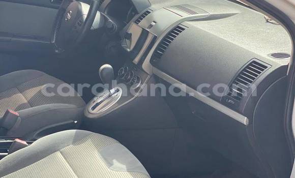 Ra Àlòkù Nissan Sentra funfun Ọkọ̀ in Accra ni Greater Accra Ra Àlòkù Nissan Sentra funfun Ọkọ̀ in Accra ni Greater Accra