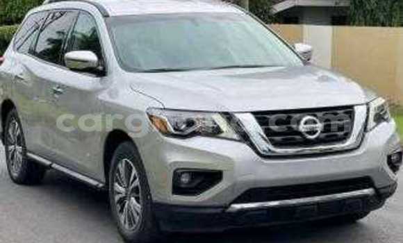 Ra Àlòkù Nissan Sentra Silver Ọkọ̀ in Accra ni Greater Accra