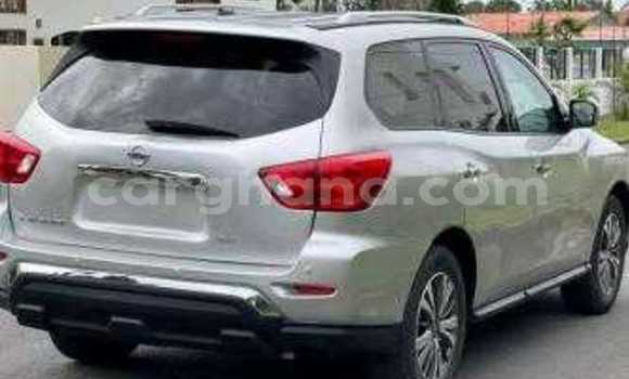 Buy Used Nissan Sentra Silver Car in Accra in Greater Accra Buy Used Nissan Sentra Silver Car in Accra in Greater Accra