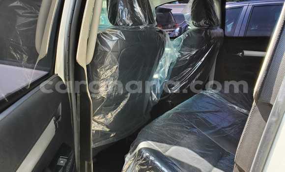 Ra Àlòkù Toyota Hilux funfun Ọkọ̀ in Accra ni Greater Accra Ra Àlòkù Toyota Hilux funfun Ọkọ̀ in Accra ni Greater Accra