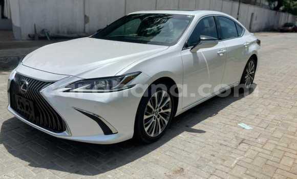 Sayi Na hannu Lexus ES White Mota in Accra a Greater Accra Sayi Na hannu Lexus ES White Mota in Accra a Greater Accra