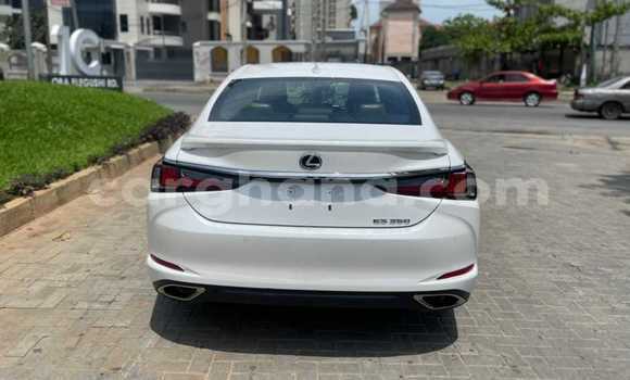 Sayi Na hannu Lexus ES White Mota in Accra a Greater Accra Sayi Na hannu Lexus ES White Mota in Accra a Greater Accra