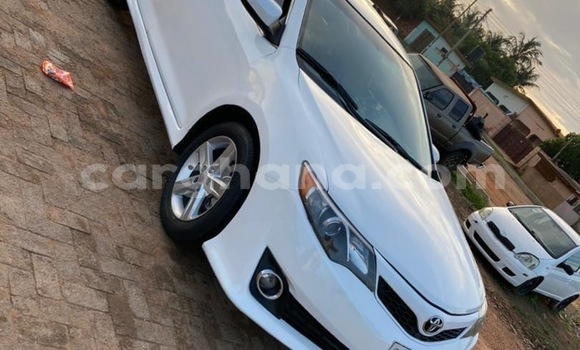 Sayi Na hannu Toyota Camry White Mota in Tema a Greater Accra Sayi Na hannu Toyota Camry White Mota in Tema a Greater Accra