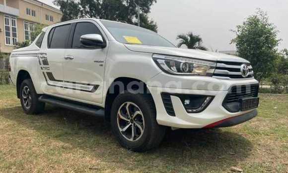 Sayi Na hannu Toyota Hilux White Mota in Accra a Greater Accra Sayi Na hannu Toyota Hilux White Mota in Accra a Greater Accra