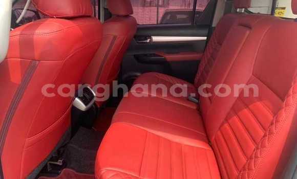Sayi Na hannu Toyota Hilux White Mota in Accra a Greater Accra Sayi Na hannu Toyota Hilux White Mota in Accra a Greater Accra