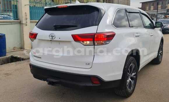 Sayi Na hannu Toyota Highlander White Mota in Accra a Greater Accra Sayi Na hannu Toyota Highlander White Mota in Accra a Greater Accra