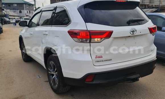 Sayi Na hannu Toyota Highlander White Mota in Accra a Greater Accra Sayi Na hannu Toyota Highlander White Mota in Accra a Greater Accra