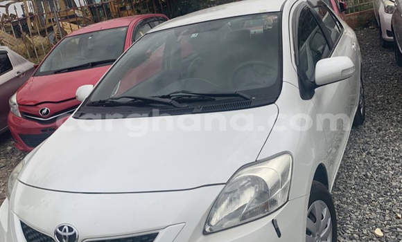 Sayi Na hannu Toyota Yaris White Mota in Accra a Greater Accra Sayi Na hannu Toyota Yaris White Mota in Accra a Greater Accra