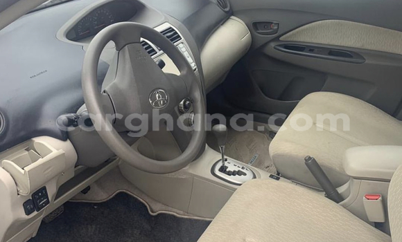 Sayi Na hannu Toyota Yaris White Mota in Accra a Greater Accra Sayi Na hannu Toyota Yaris White Mota in Accra a Greater Accra
