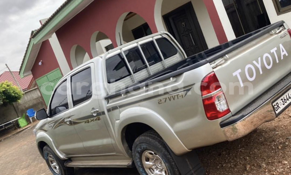 Sayi Na hannu Toyota Hilux Azurfa Mota in Accra a Greater Accra Sayi Na hannu Toyota Hilux Azurfa Mota in Accra a Greater Accra