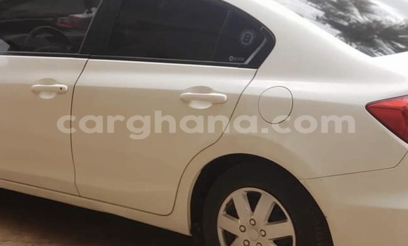 Sayi Na hannu Honda Civic White Mota in Accra a Greater Accra Sayi Na hannu Honda Civic White Mota in Accra a Greater Accra