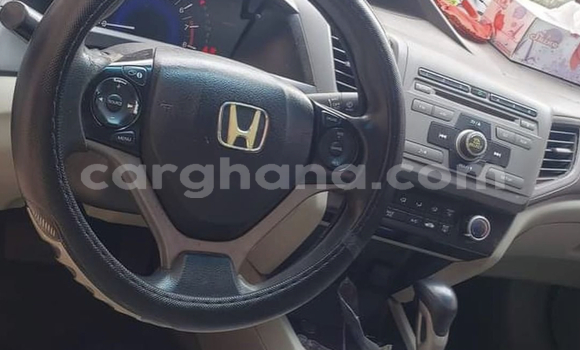 Sayi Na hannu Honda Civic White Mota in Accra a Greater Accra Sayi Na hannu Honda Civic White Mota in Accra a Greater Accra