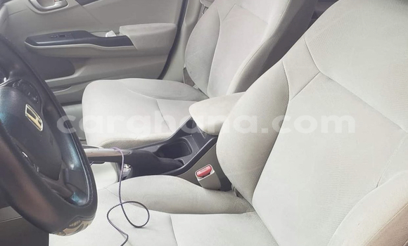 Sayi Na hannu Honda Civic White Mota in Accra a Greater Accra Sayi Na hannu Honda Civic White Mota in Accra a Greater Accra