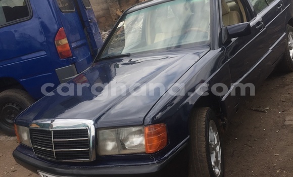 Sayi Na hannu Mercedes‒Benz 190 Blue Mota in Accra a Greater Accra