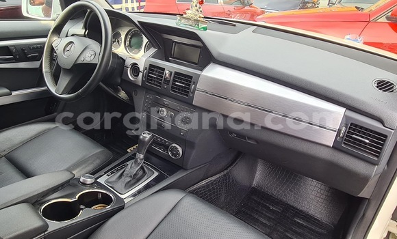 Sayi Na hannu Mercedes‒Benz GLK–Class White Mota in Accra a Greater Accra Sayi Na hannu Mercedes‒Benz GLK–Class White Mota in Accra a Greater Accra