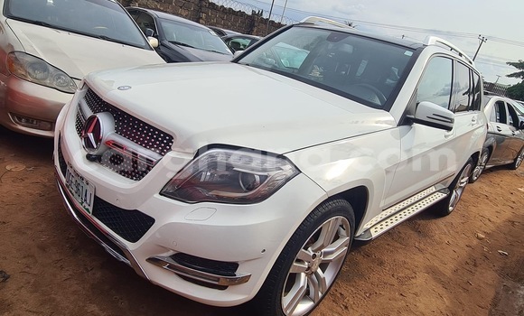 Sayi Na hannu Mercedes‒Benz GLK–Class White Mota in Accra a Greater Accra Sayi Na hannu Mercedes‒Benz GLK–Class White Mota in Accra a Greater Accra