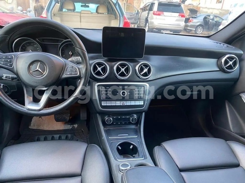 Big with watermark mercedes benz gla klasse greater accra tema 44411