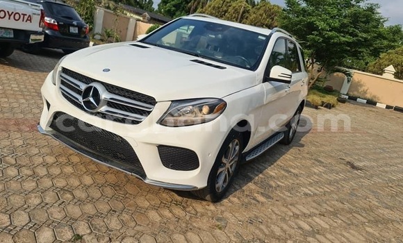 Sayi Na hannu Mercedes‒Benz GLE White Mota in Tema a Greater Accra Sayi Na hannu Mercedes‒Benz GLE White Mota in Tema a Greater Accra