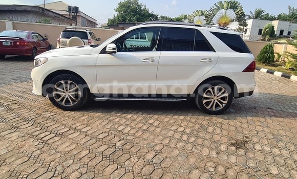 Sayi Na hannu Mercedes‒Benz GLE White Mota in Tema a Greater Accra Sayi Na hannu Mercedes‒Benz GLE White Mota in Tema a Greater Accra