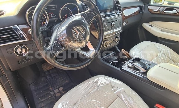 Sayi Na hannu Mercedes‒Benz GLE White Mota in Tema a Greater Accra Sayi Na hannu Mercedes‒Benz GLE White Mota in Tema a Greater Accra