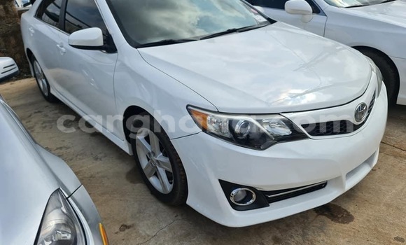 Sayi Na hannu Toyota Camry White Mota in Tema a Greater Accra Sayi Na hannu Toyota Camry White Mota in Tema a Greater Accra