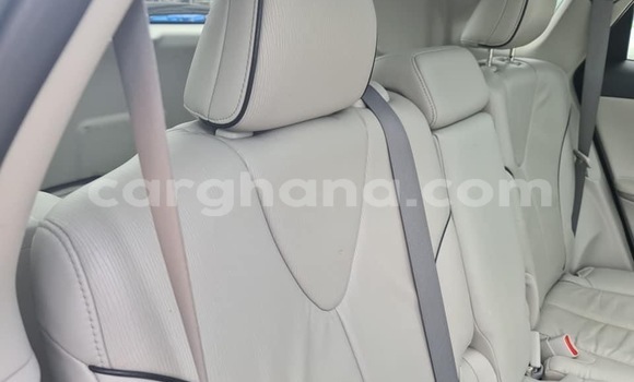 Buy Used Toyota Venza White Car in Tema in Greater Accra Buy Used Toyota Venza White Car in Tema in Greater Accra