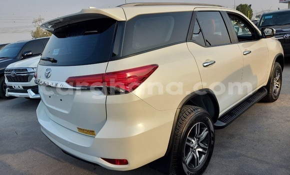Buy Used Toyota Fortuner White Car in Tema in Greater Accra